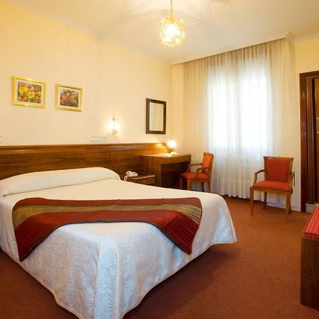 Hotel Castilla Gijón Eksteriør billede
