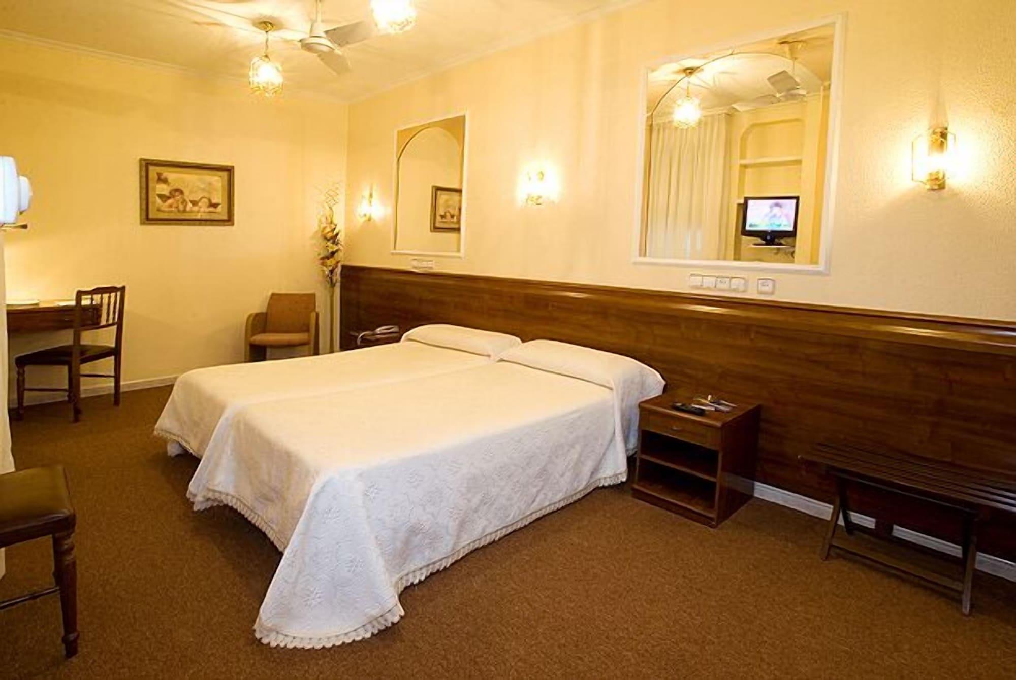 Hotel Castilla Gijón Eksteriør billede