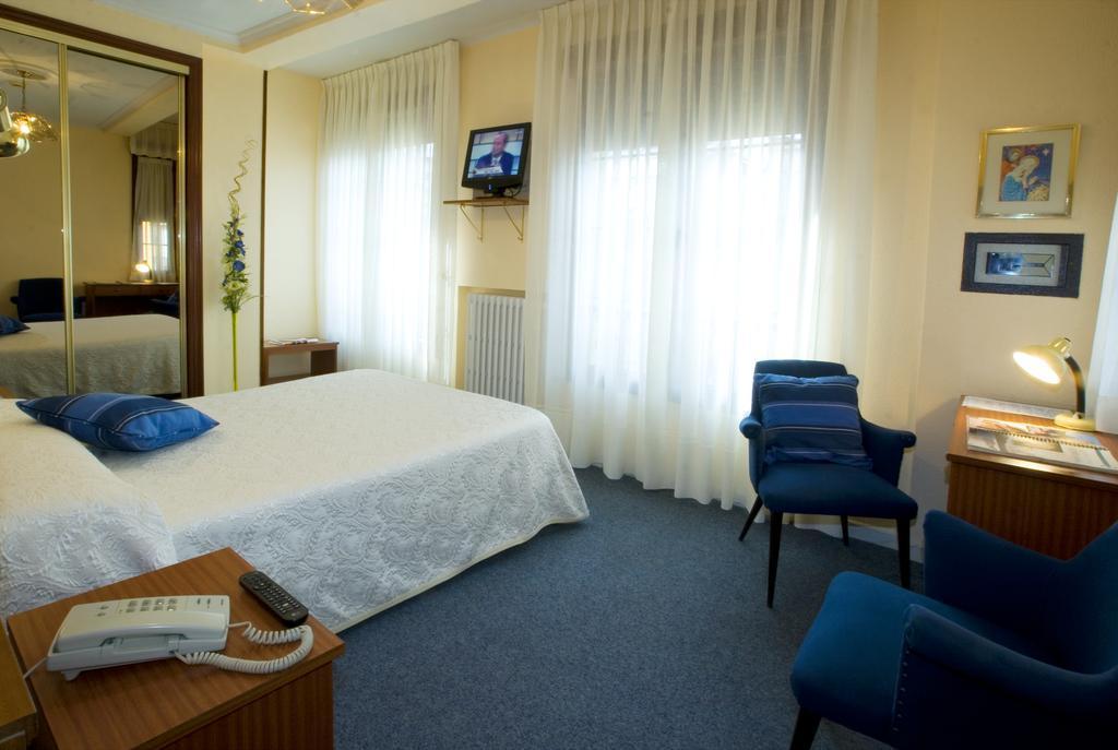 Hotel Castilla Gijón Eksteriør billede